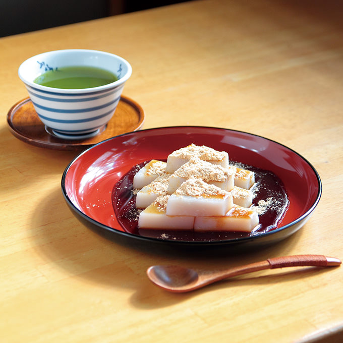 亀戸天神前本店 江東区亀戸でお土産 贈答用和菓子のくず餅をお探しなら 船橋屋 亀戸本店