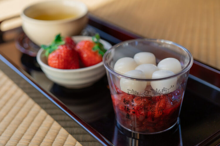 苺の白玉しるこ